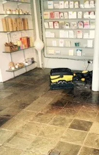 De-Luxe Office Cleaners at work