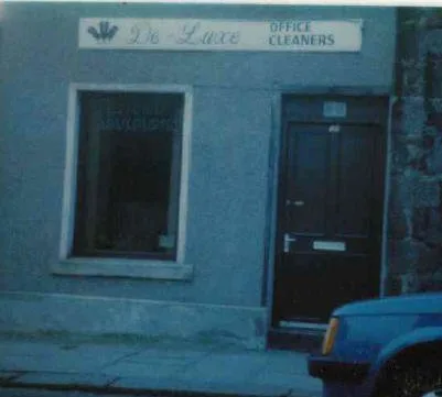 De-Luxe Office Cleaners shopfront